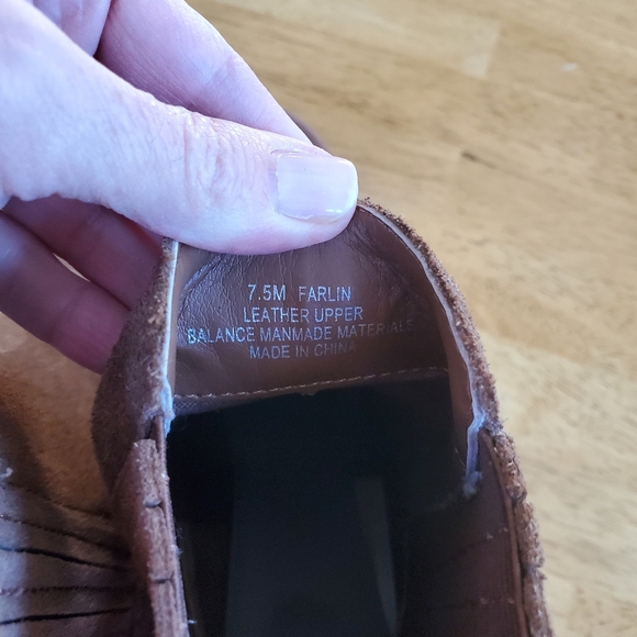 Dolce Vita suede ankle booties - Picture 5 of 16